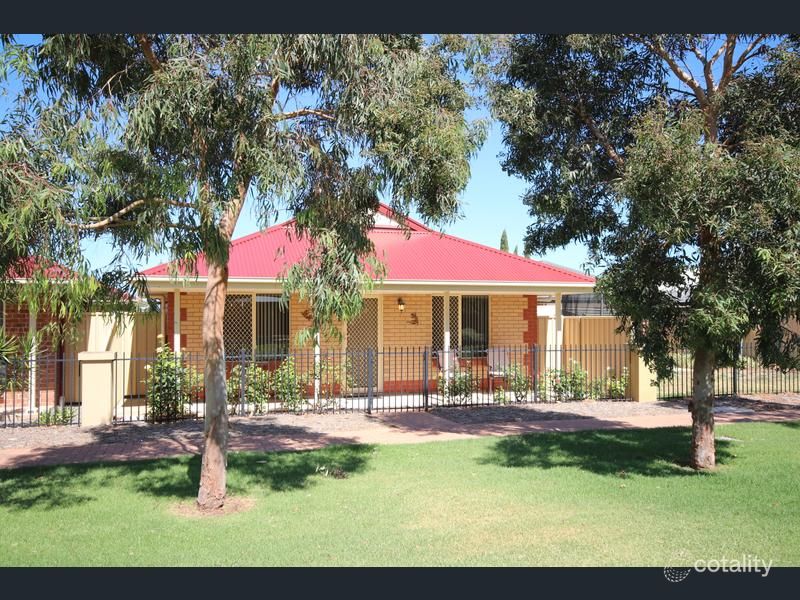 8 Bronze Lane, Seaford Meadows, SA 5169