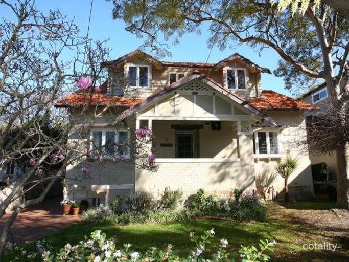 8 Tenilba Rd, Northbridge, NSW 2063