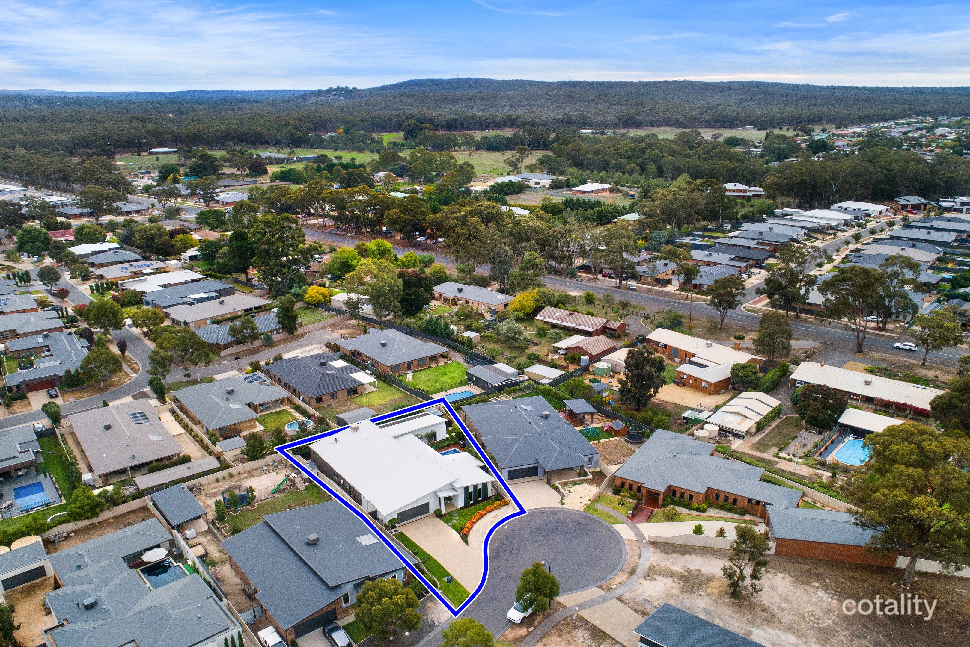 4 Charlbert Pl, Strathfieldsaye, VIC 3551