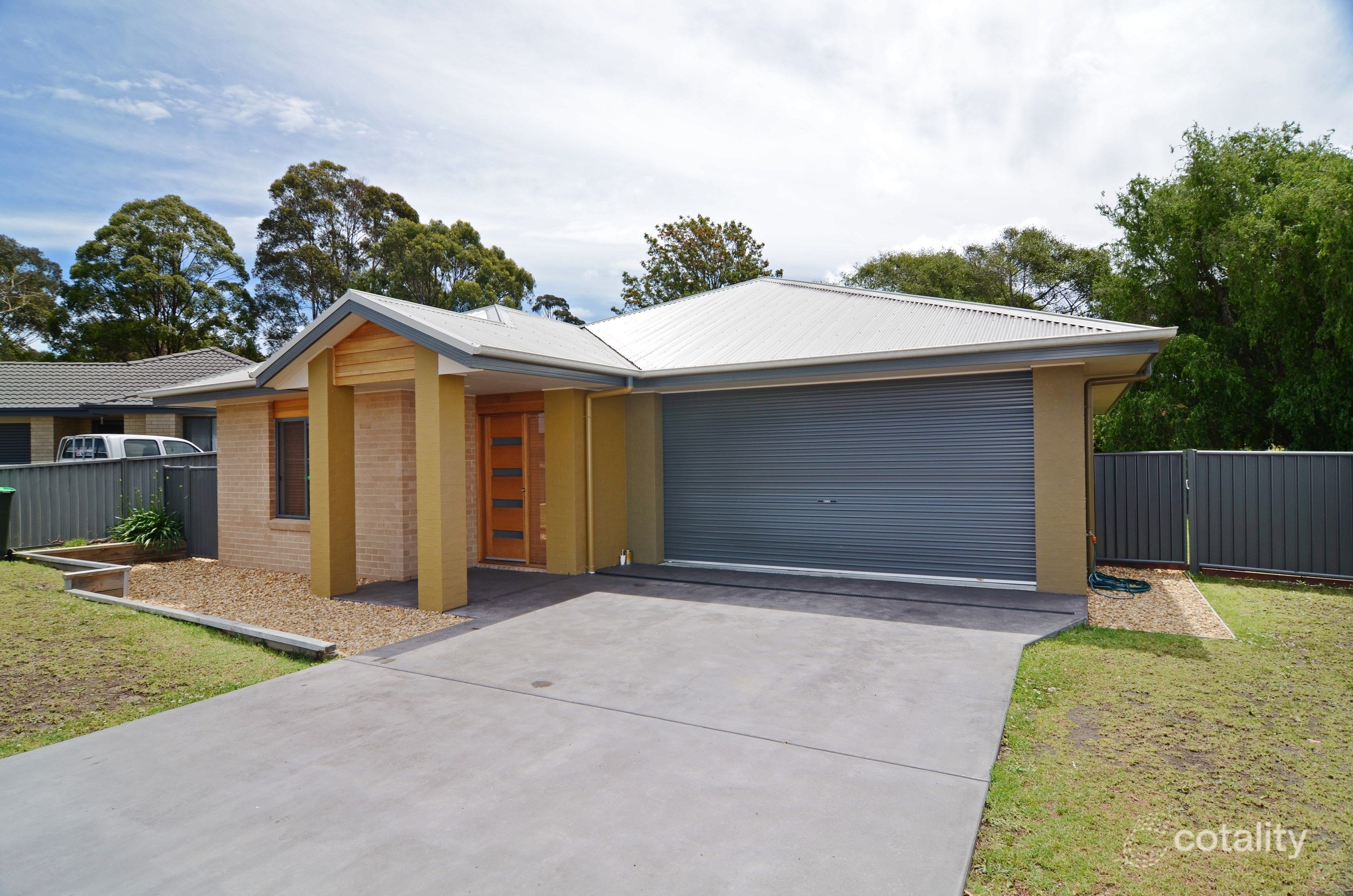 7 Dolphin Cres, Eden, NSW 2551