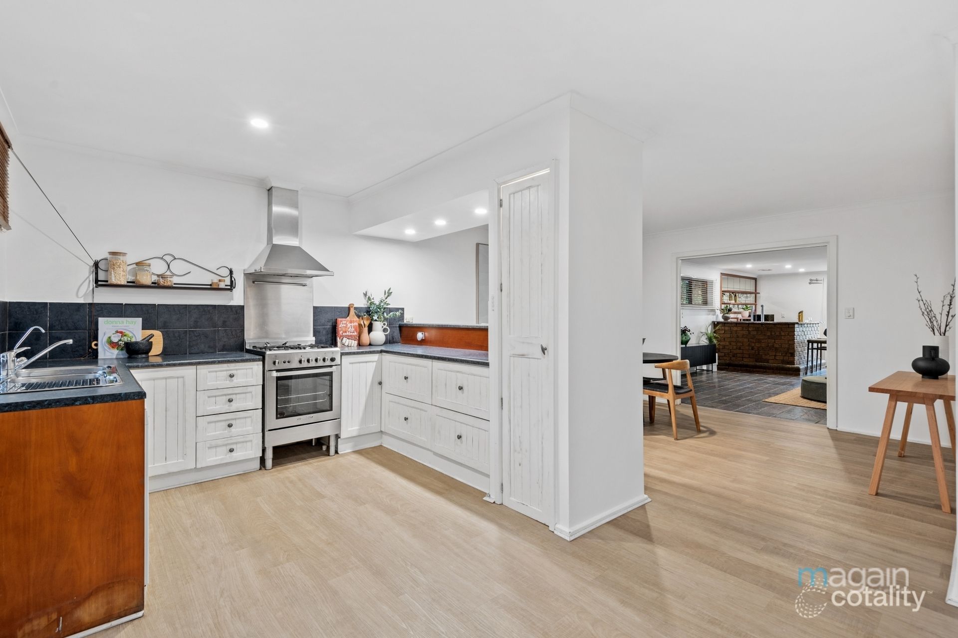 79 Quinliven Rd, Port Willunga, SA 5173