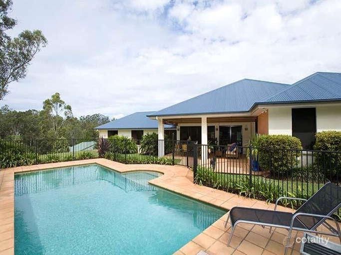 8 Bird Pl, Pullenvale, QLD 4069