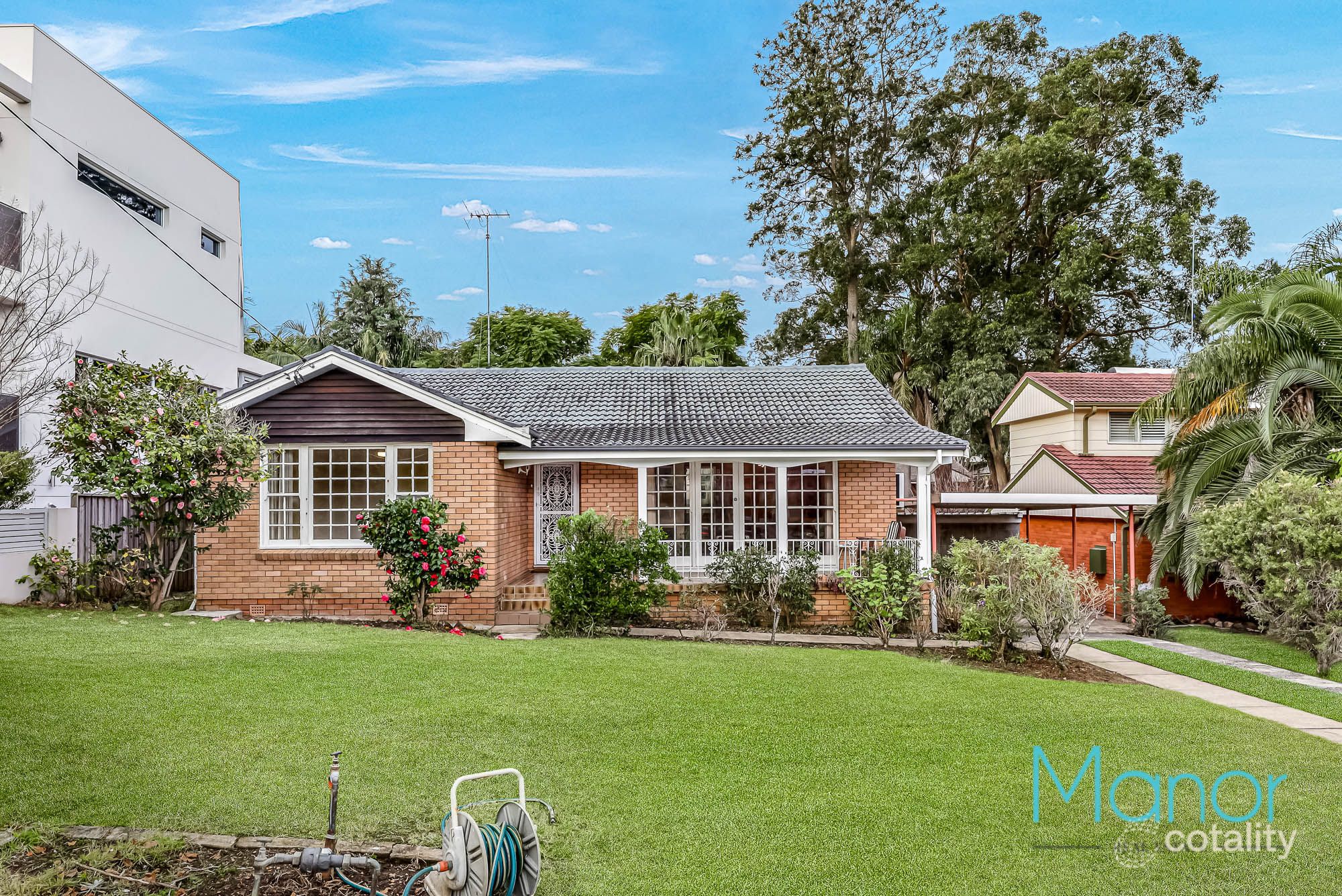 24 Woodhill St, Castle Hill, NSW 2154