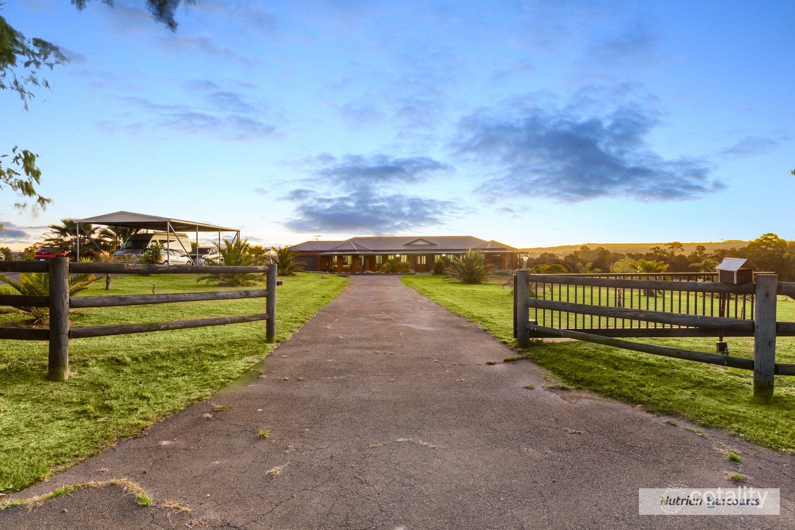 10 Scanlons Rd, Wandong, VIC 3758