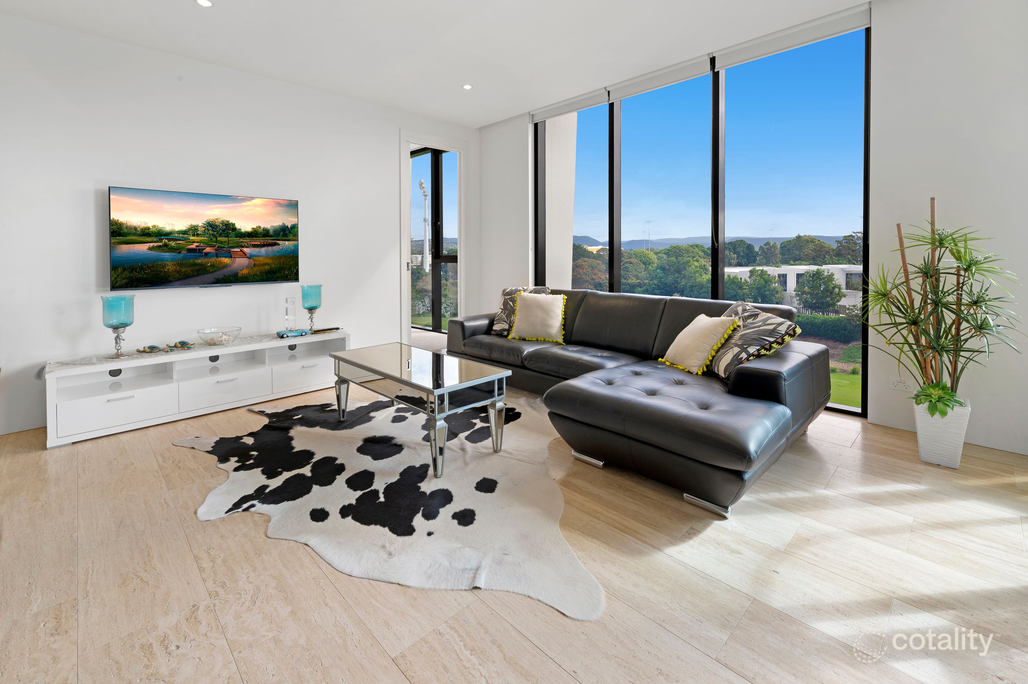 409w/1 Marina Dr, Benowa, QLD 4217