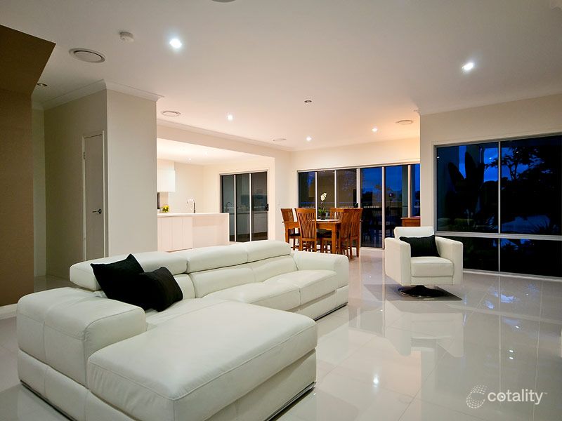 6 Argyle Cres, Bundall, QLD 4217