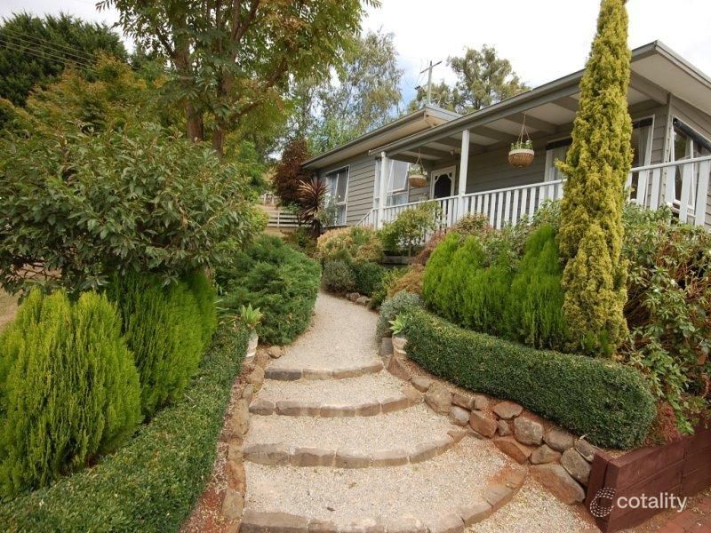 11 Queens Rd, Silvan, VIC 3795