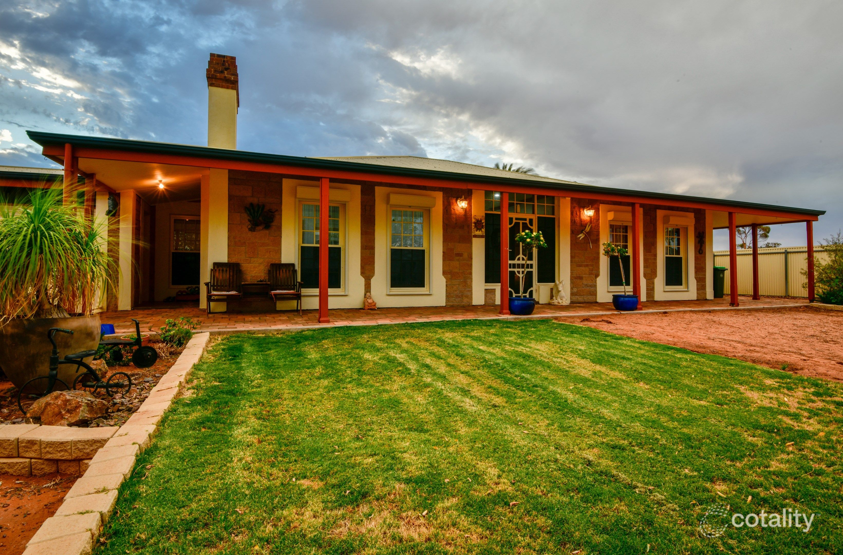 27 Hamilton Rd, Port Augusta West, SA 5700
