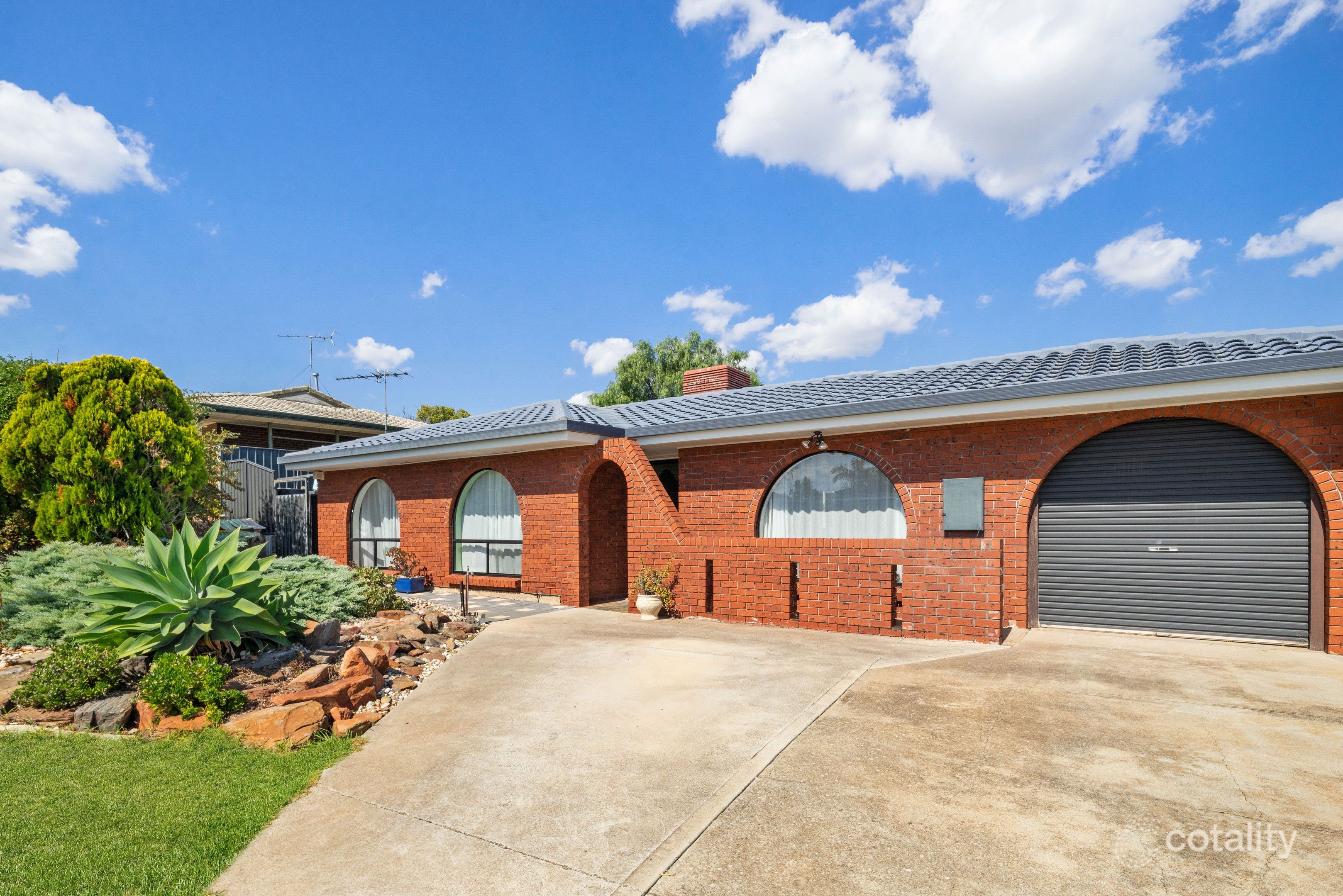 1 California Ave, Hallett Cove, SA 5158