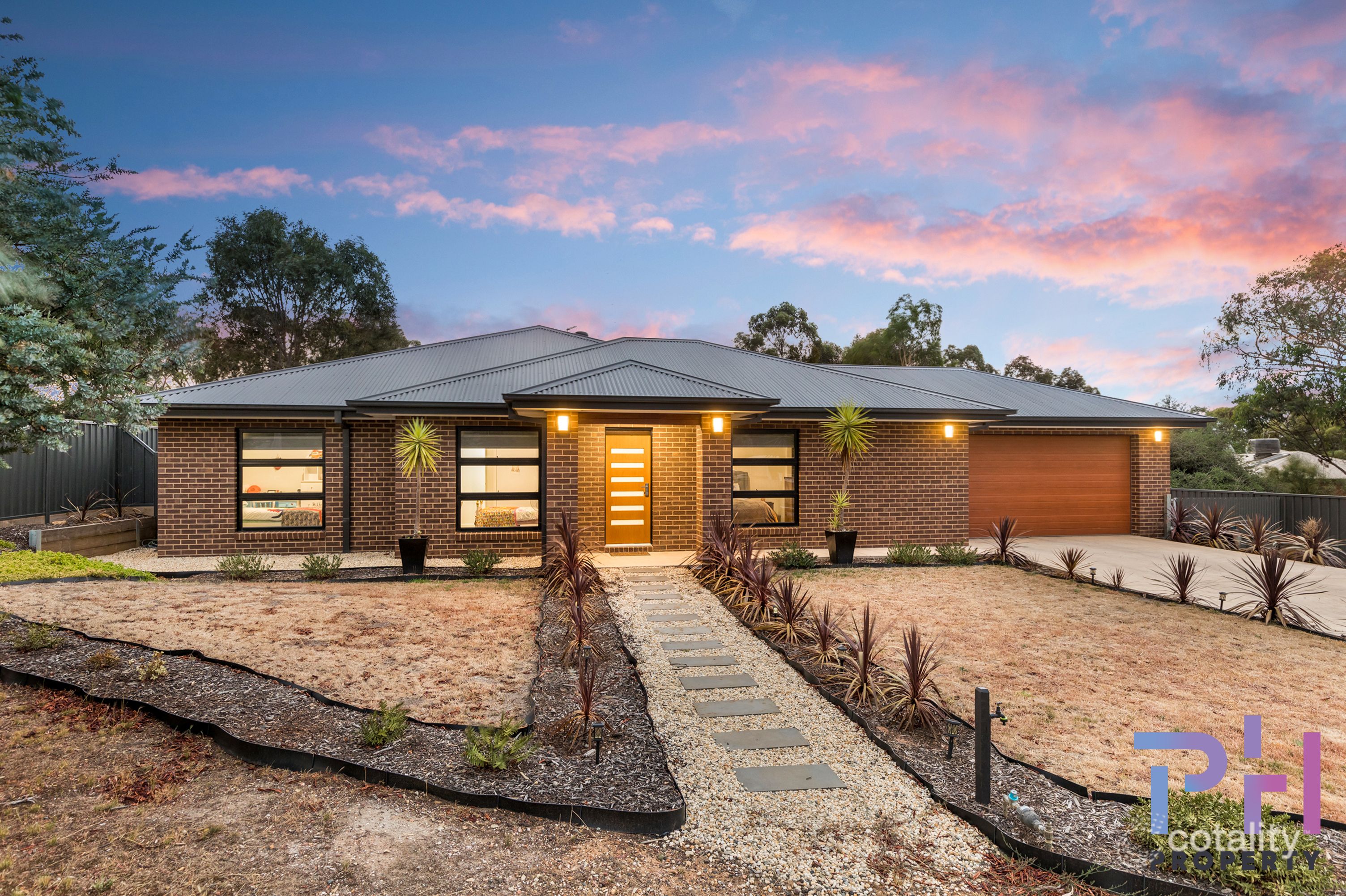 8a Settlers Pl, Maiden Gully, VIC 3551