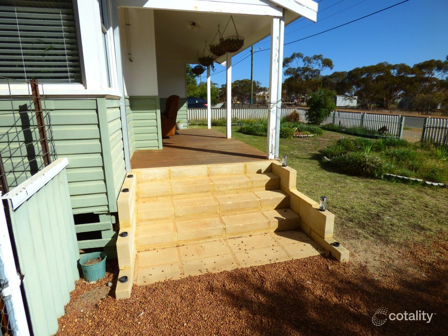 77 Cunningham St, Merredin, WA 6415