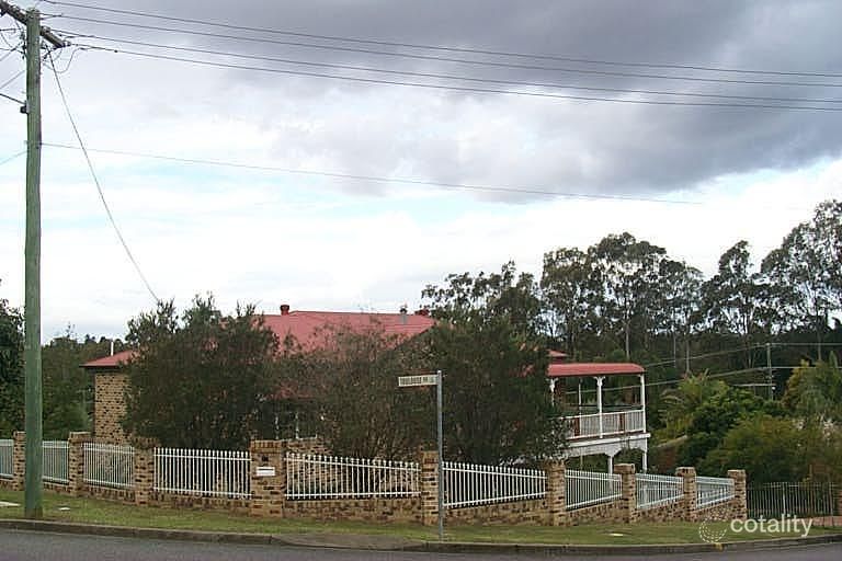 4 Toulouse Ave, Petrie, QLD 4502