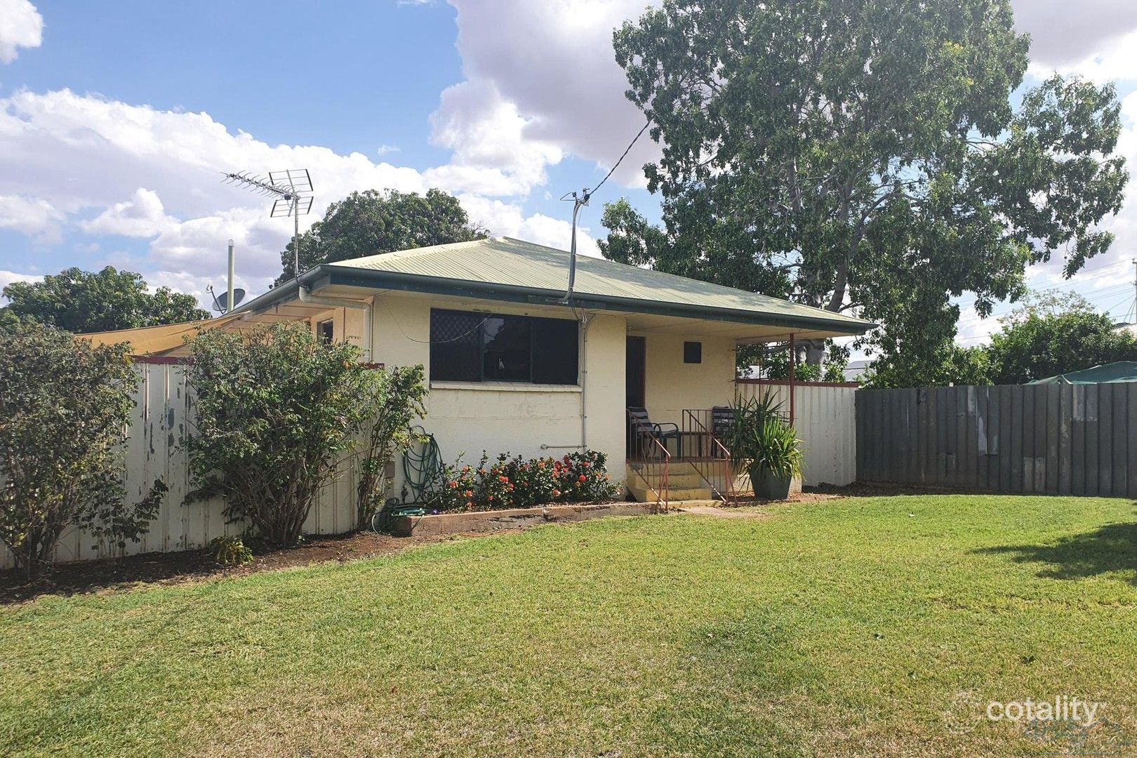 3 Emerald St, Happy Valley, QLD 4825