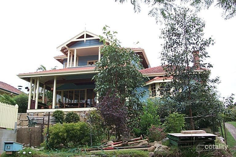 52 Outlook Cres, Bardon, QLD 4065