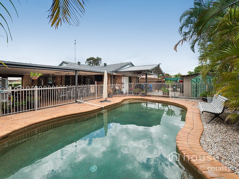 11 Yeates Cres, Meadowbrook, QLD 4131