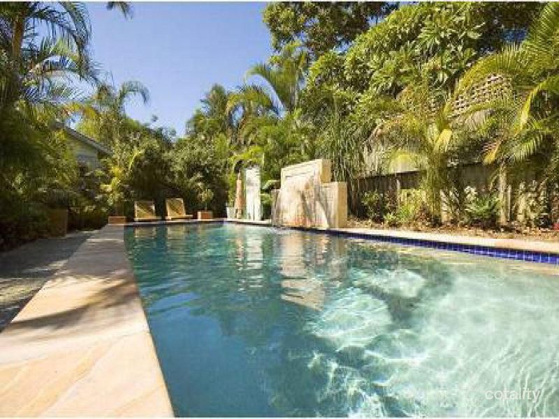 13 Allden Ave, Labrador, QLD 4215