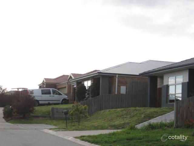 4 Jacob Ct, Berwick, VIC 3806