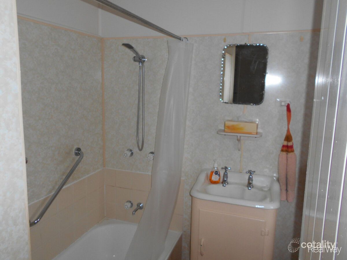 21 River St, Mount Morgan, QLD 4714