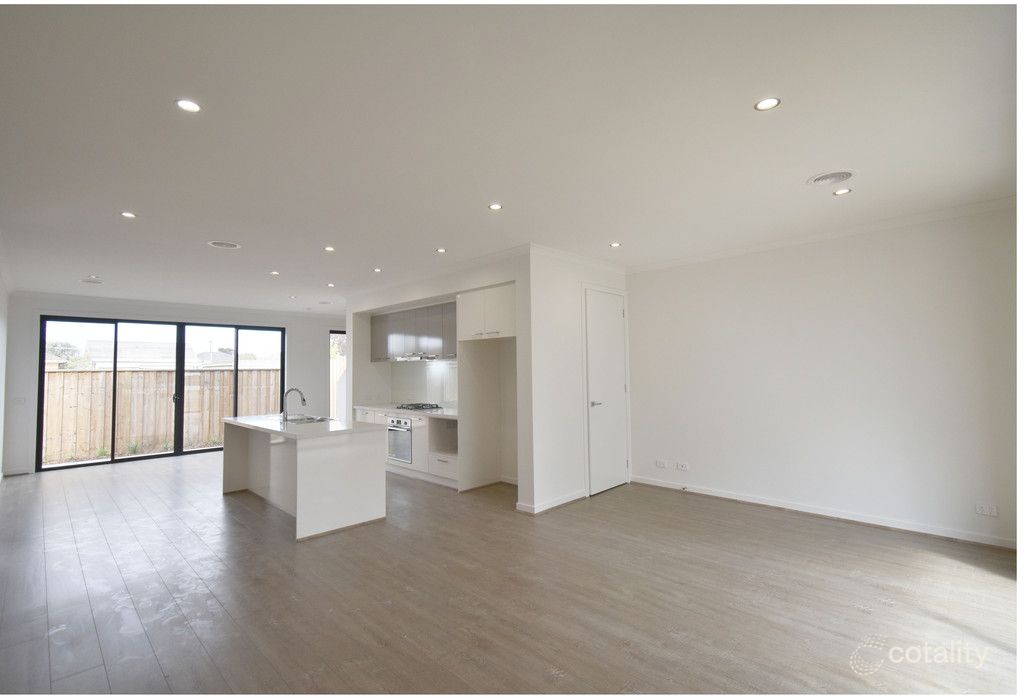 76 Quarter Cct, Springvale, VIC 3171