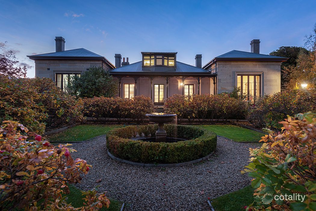 65 Fitzroy Cres, Dynnyrne, TAS 7005