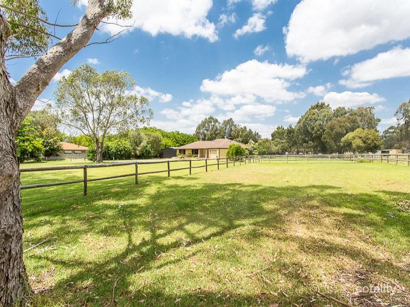 860 Rowley Rd, Oakford, WA 6121