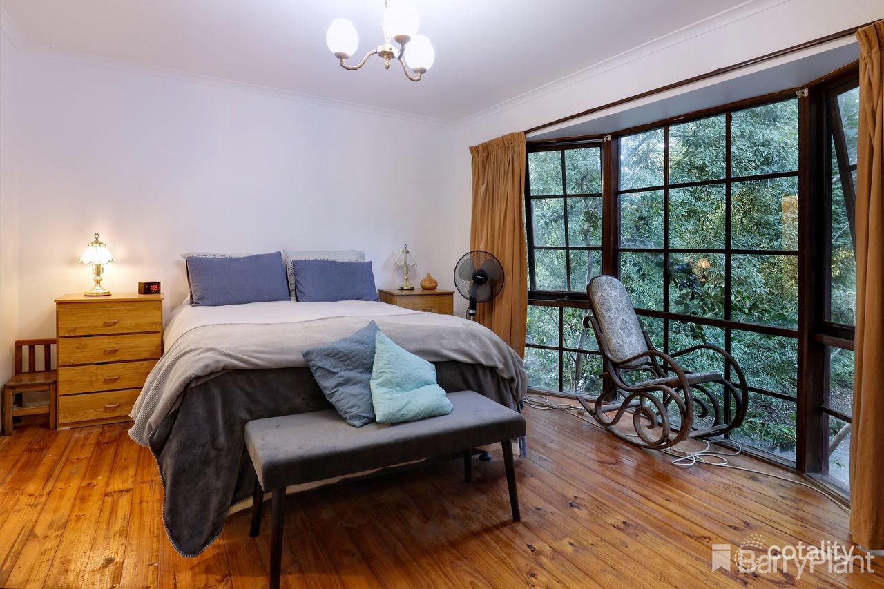 3 Seaview Rd, Cockatoo, VIC 3781