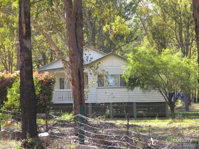 24 Pinnell Rd, Crows Nest, QLD 4355