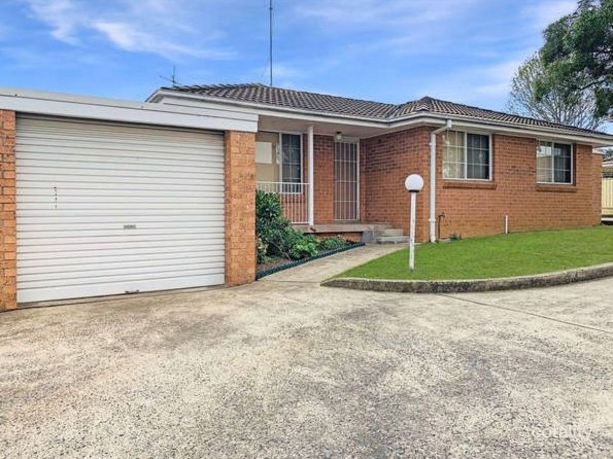 7/4 Welch Pl, Minto, NSW 2566