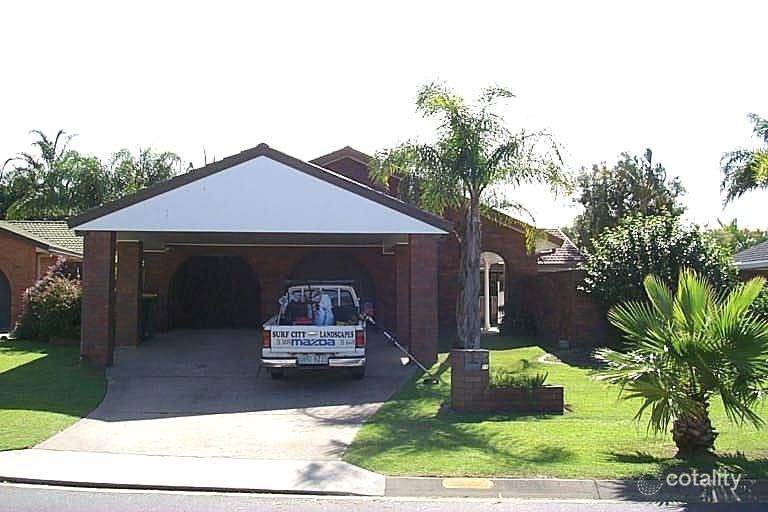 11 Haslewood Ct, Mermaid Waters, QLD 4218