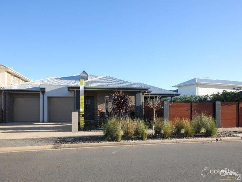 17 Crompton Dr, St Clair, SA 5011