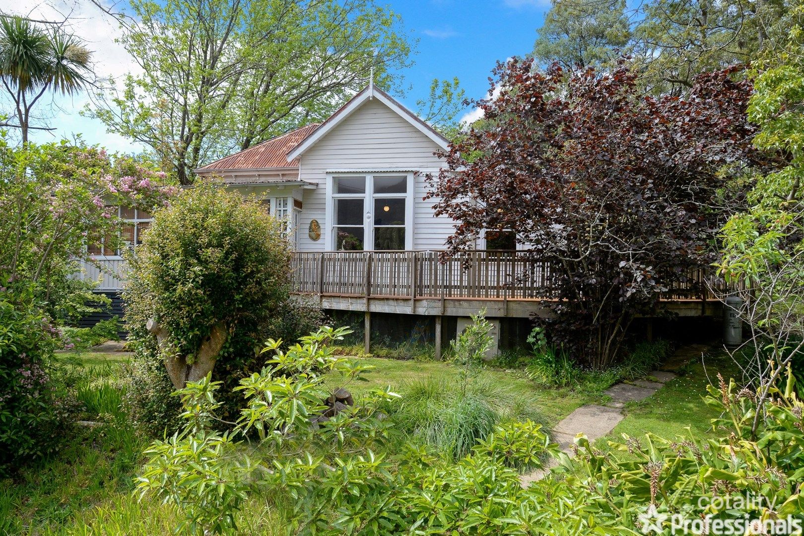 2 La La Ave, Warburton, VIC 3799