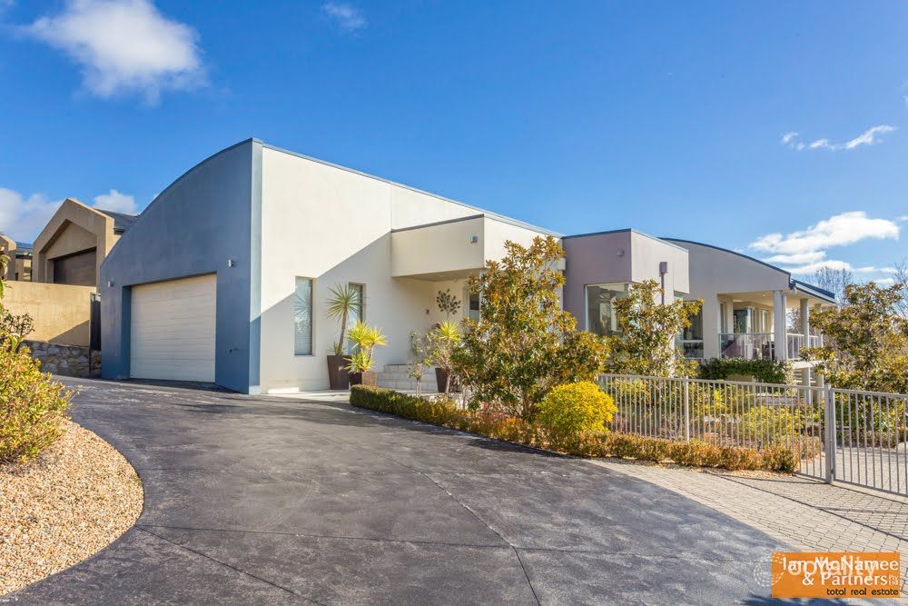 26 Waterfall Dr, Jerrabomberra, NSW 2619