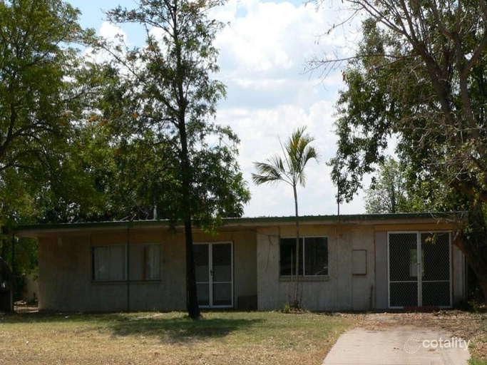 18 Brief St, Emerald, QLD 4720