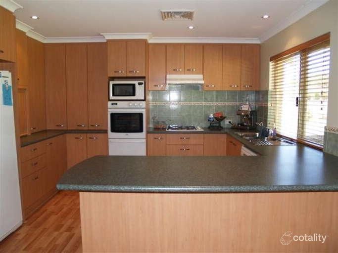 62 Ravenswood Rd, Maida Vale, WA 6057