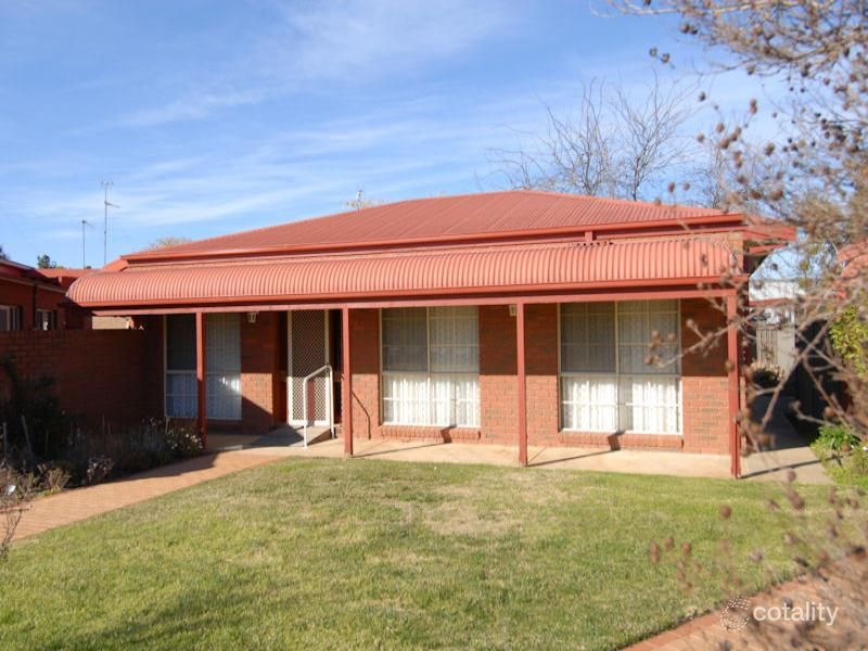 2/348 Wood St, Deniliquin, NSW 2710