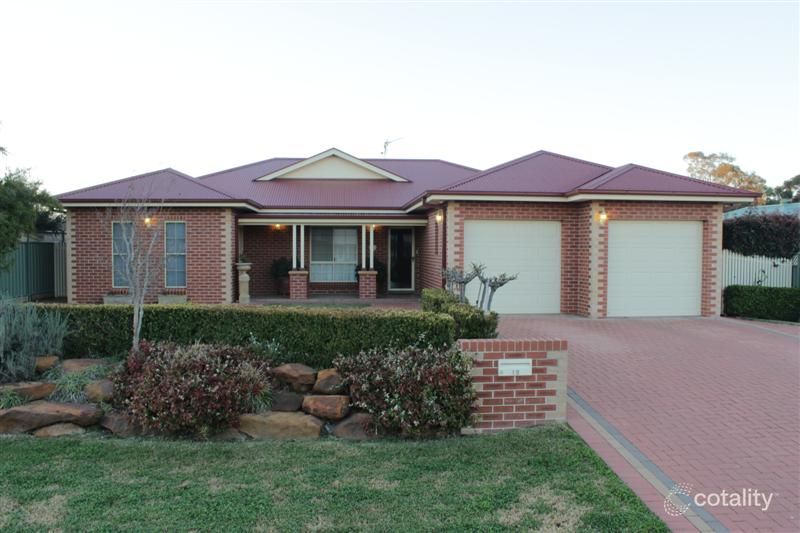 12 Carnoustie Dr, Dubbo, NSW 2830