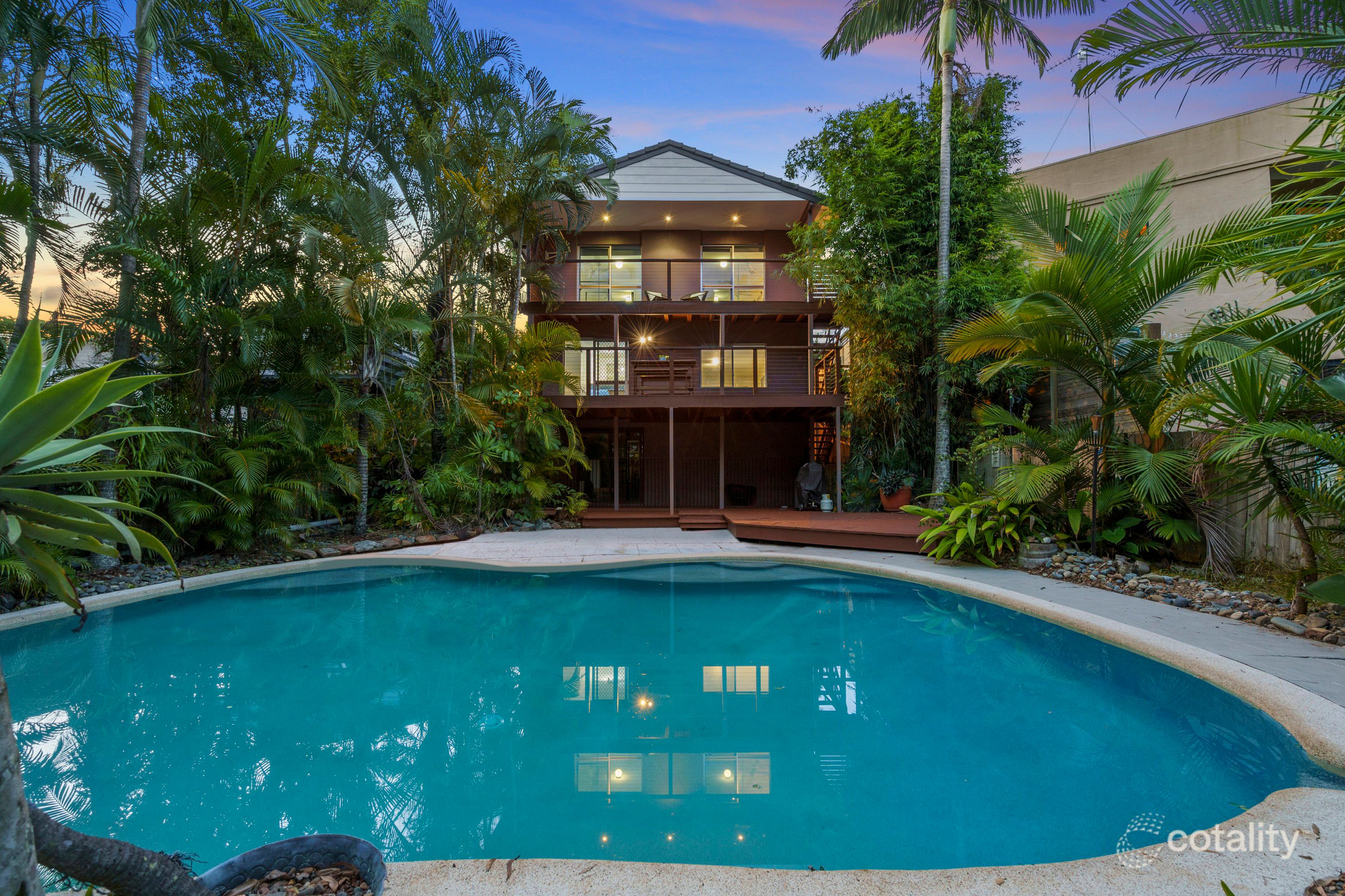 12 Robyn St, Southport, QLD 4215