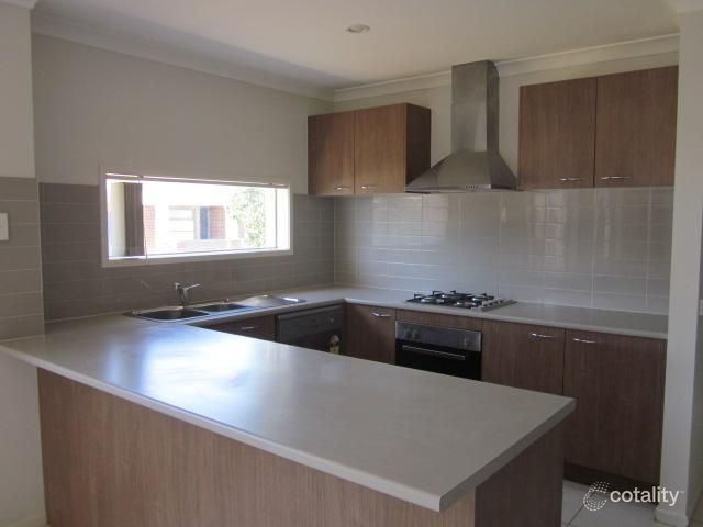 10 Bunker Cct, Deer Park, VIC 3023