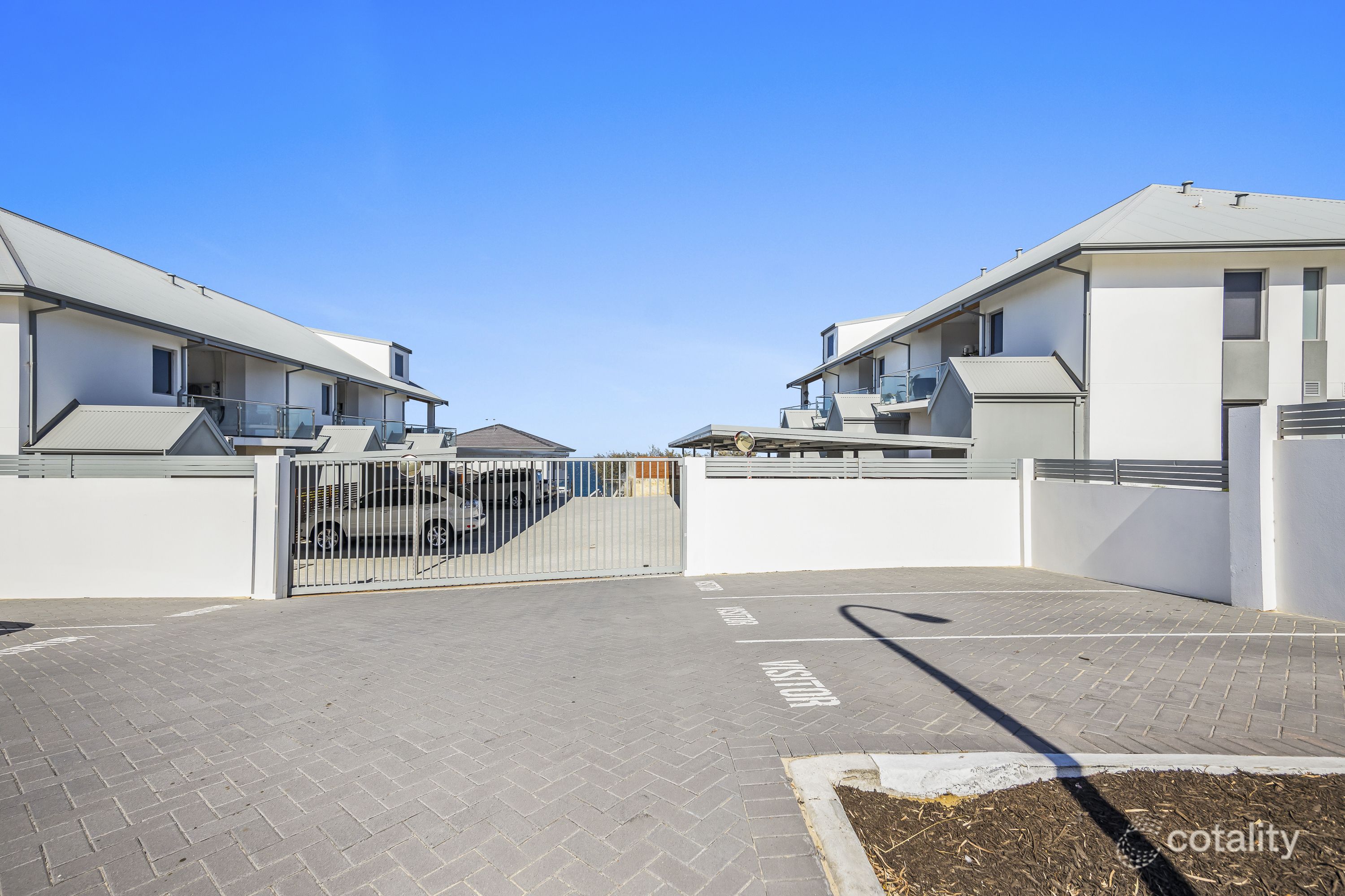 4/17 Royal James Ct, Quinns Rocks, WA 6030