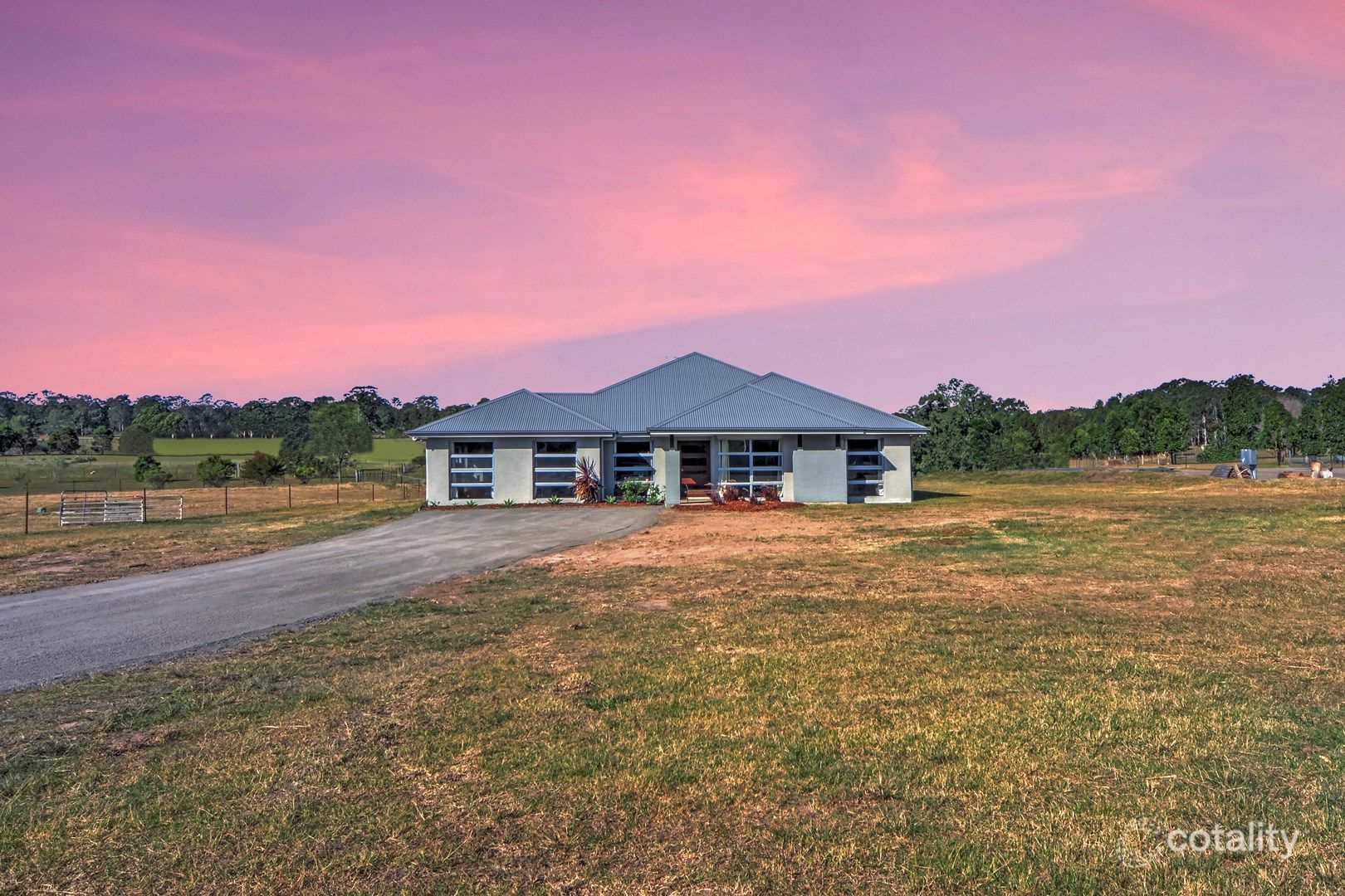 9 Wirrah Cl, Nowra Hill, NSW 2540