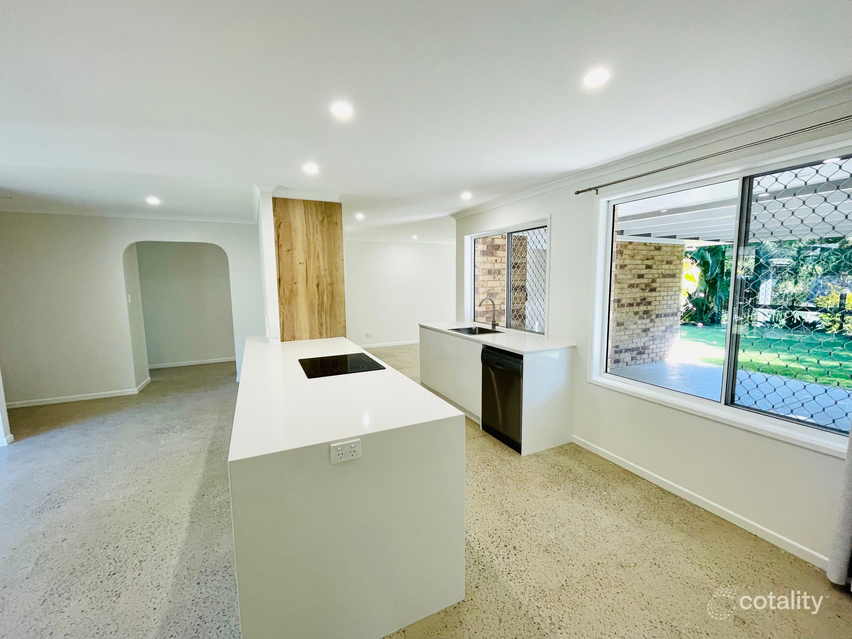 18 Columbia Dr, Sunrise Beach, QLD 4567