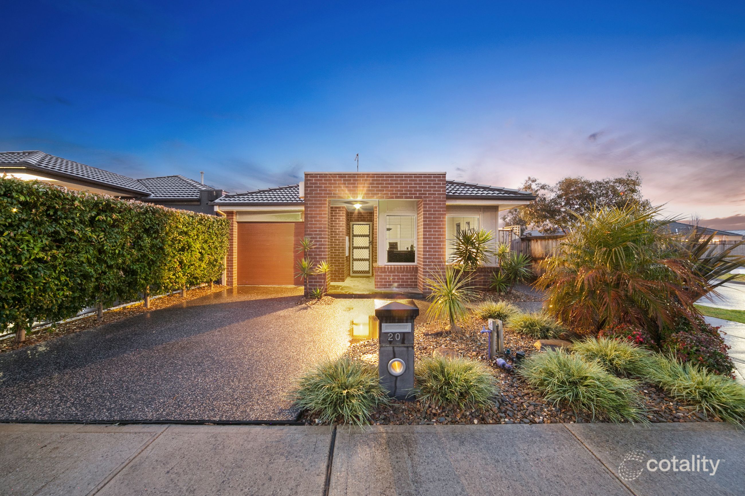 20 Pyrenees Rd, Clyde, VIC 3978