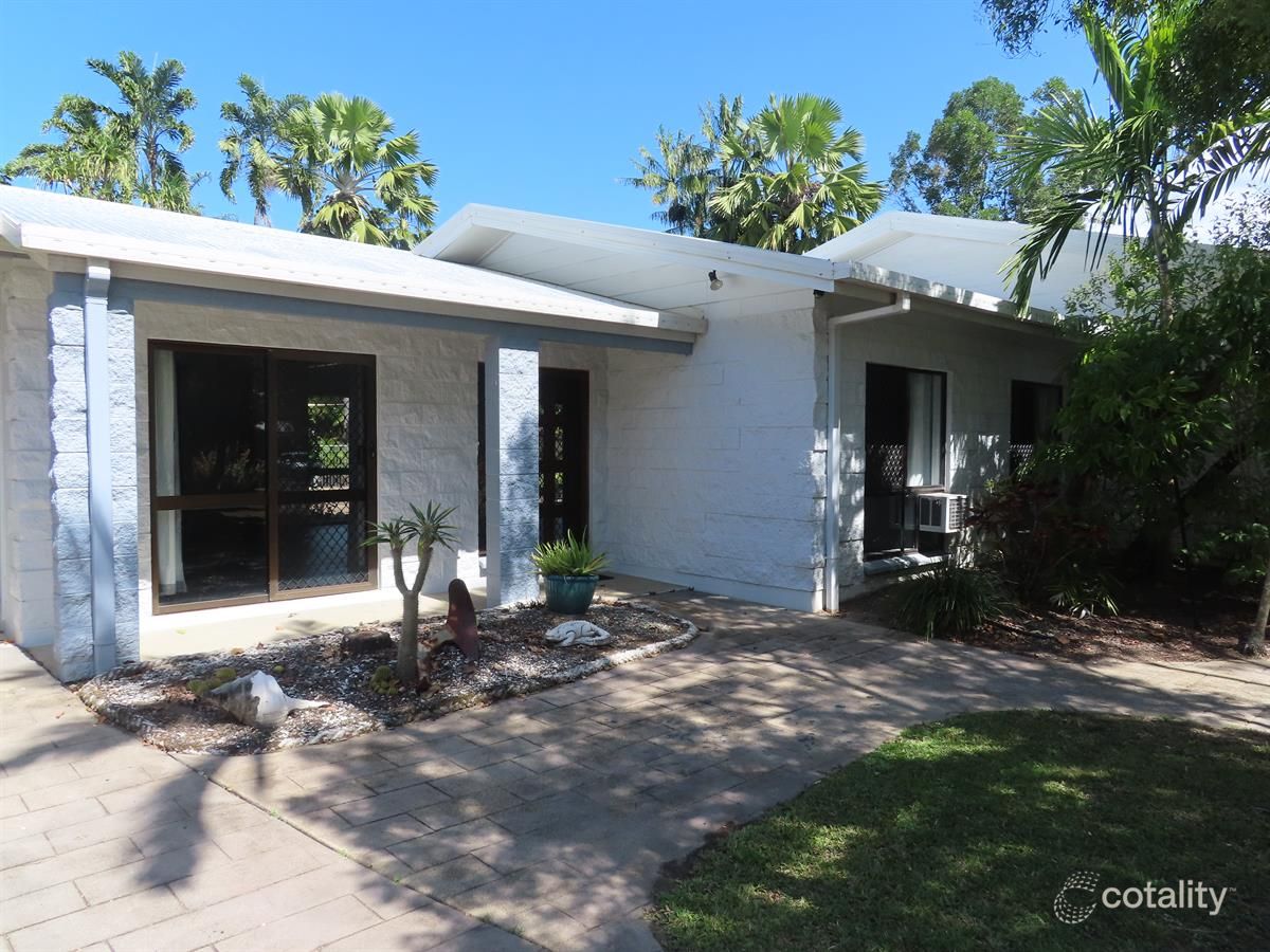 1 Wallum Cl, Holloways Beach, QLD 4878