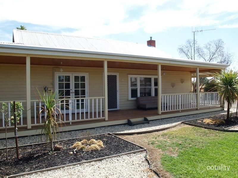 24 Coxon Ave, Numurkah, VIC 3636