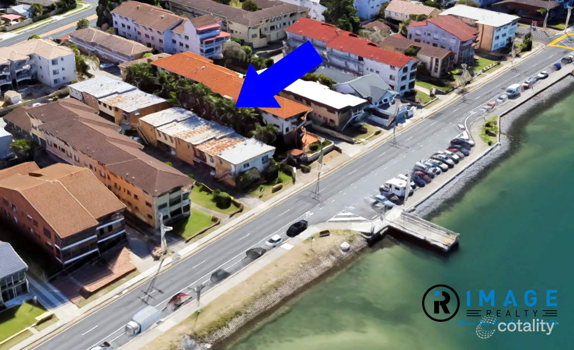 1/272 Marine Pde, Labrador, QLD 4215