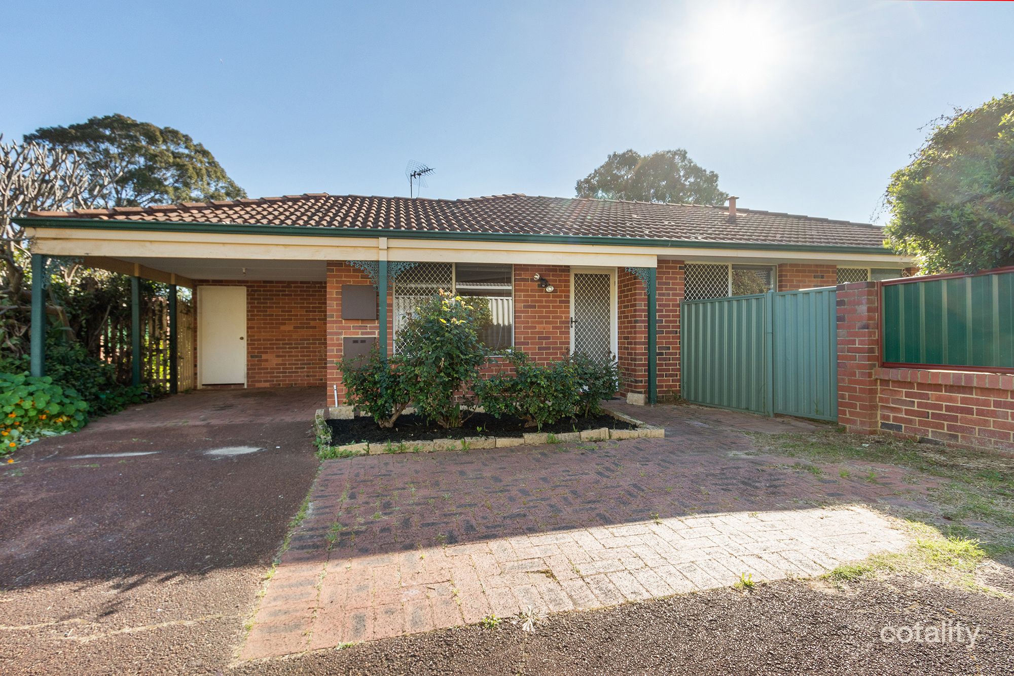 2/22 Locksley Ave, Armadale, WA 6112