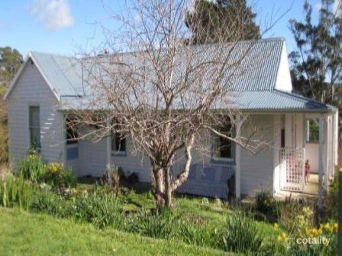 6 Albert St, Branxholm, TAS 7261