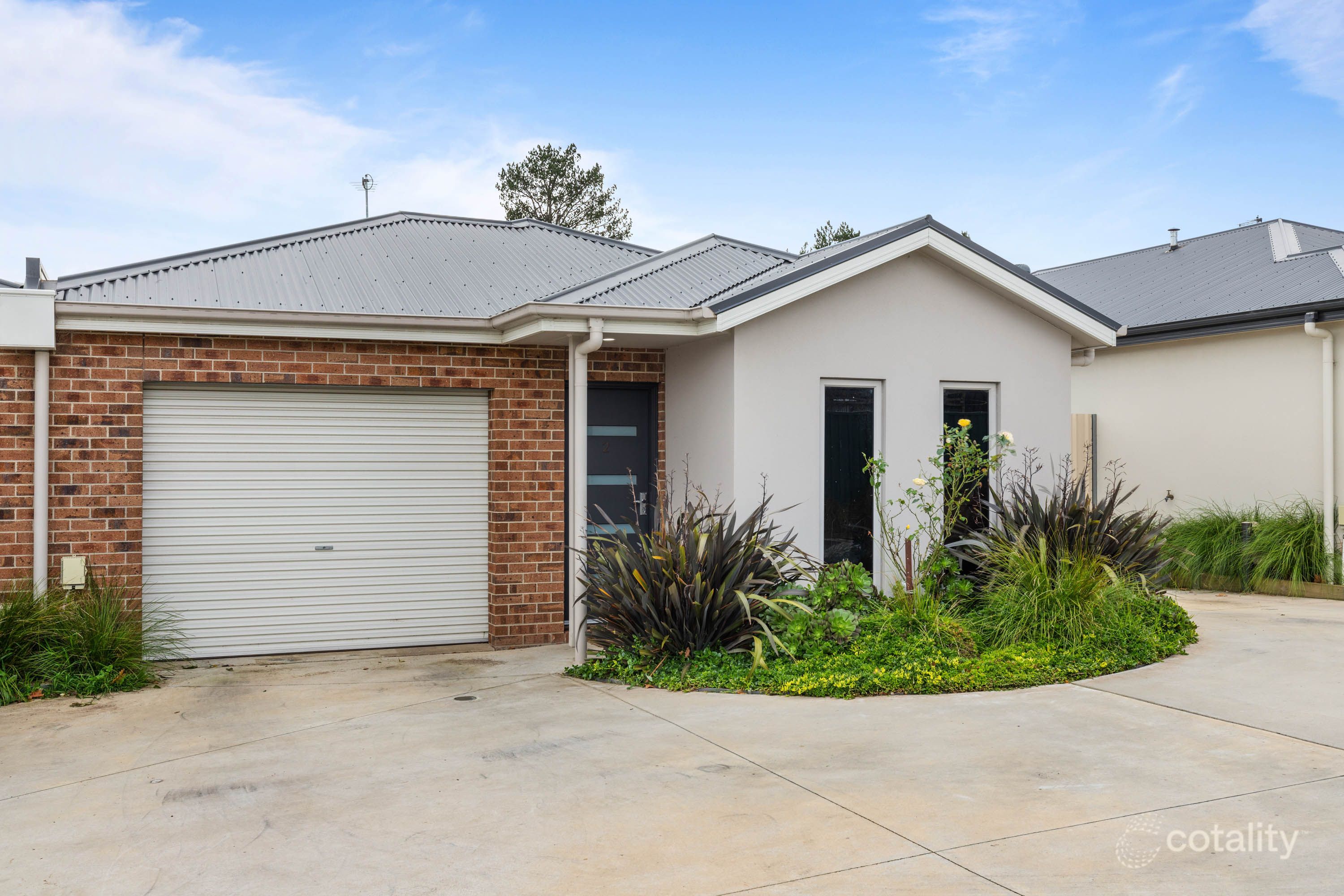 2/2a Pryor St, Mount Pleasant, VIC 3350