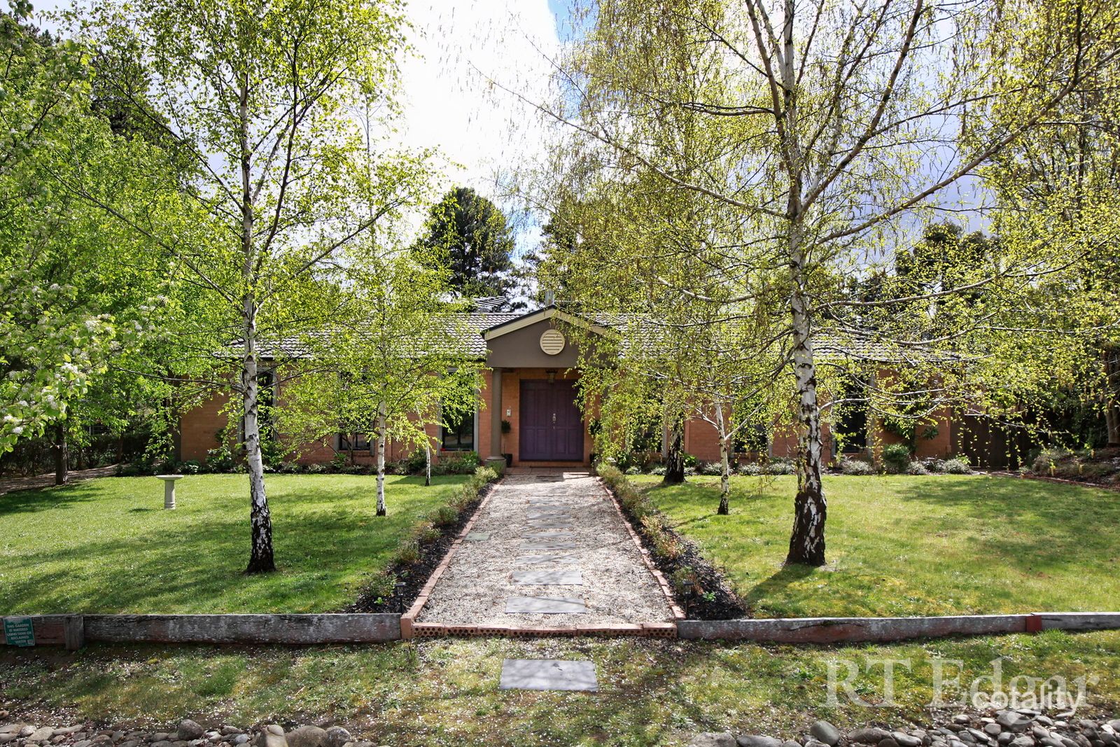 2 Glenns Ct, Woodend, VIC 3442