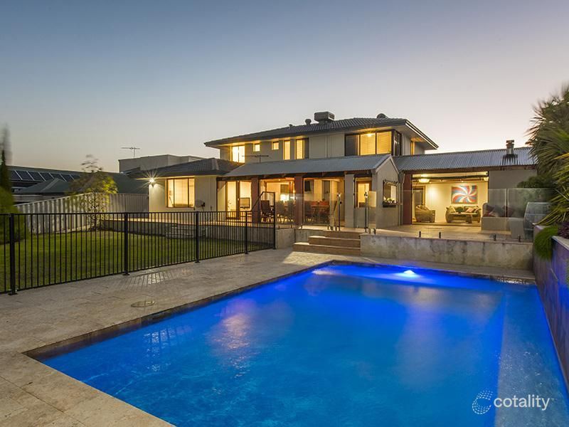 128 Castlecrag Dr, Kallaroo, WA 6025